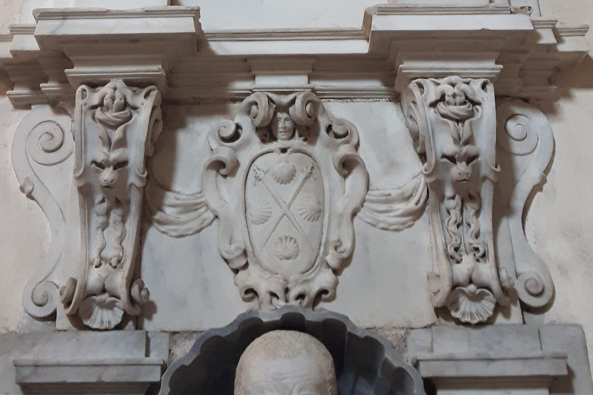 Altobellus d'Ense's tomb, San Sebastiano, Rome - 05.jpg
